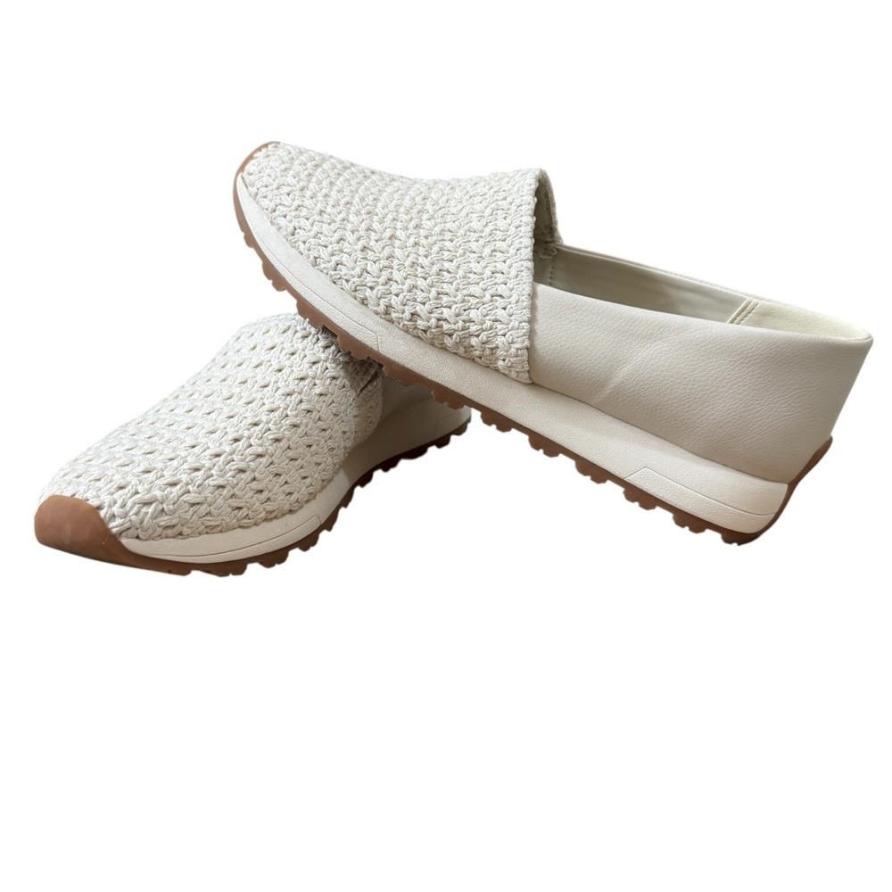 BareTraps Gennie Slip On Sneakers Women Size 8M Natural Crochet Minimal Comfort